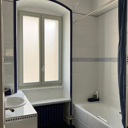 Maison De Charme Avec Plafonds Et Parquets Anciens *