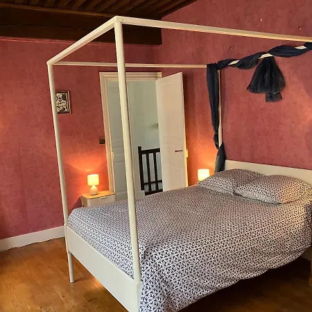 Maison De Charme Avec Plafonds Et Parquets Anciens Hébergement de vacances *